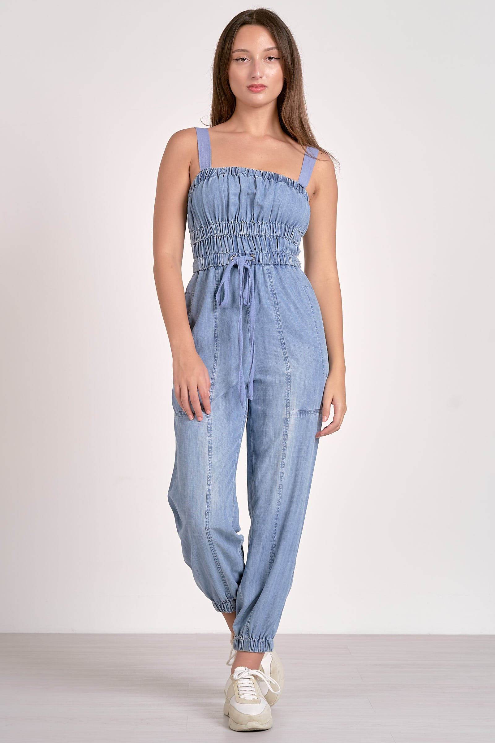 [バカンスルック] Mokarin Smoke Banding Jumpsuit バカンスルック] Mokarin Smoke Banding Jumpsuit